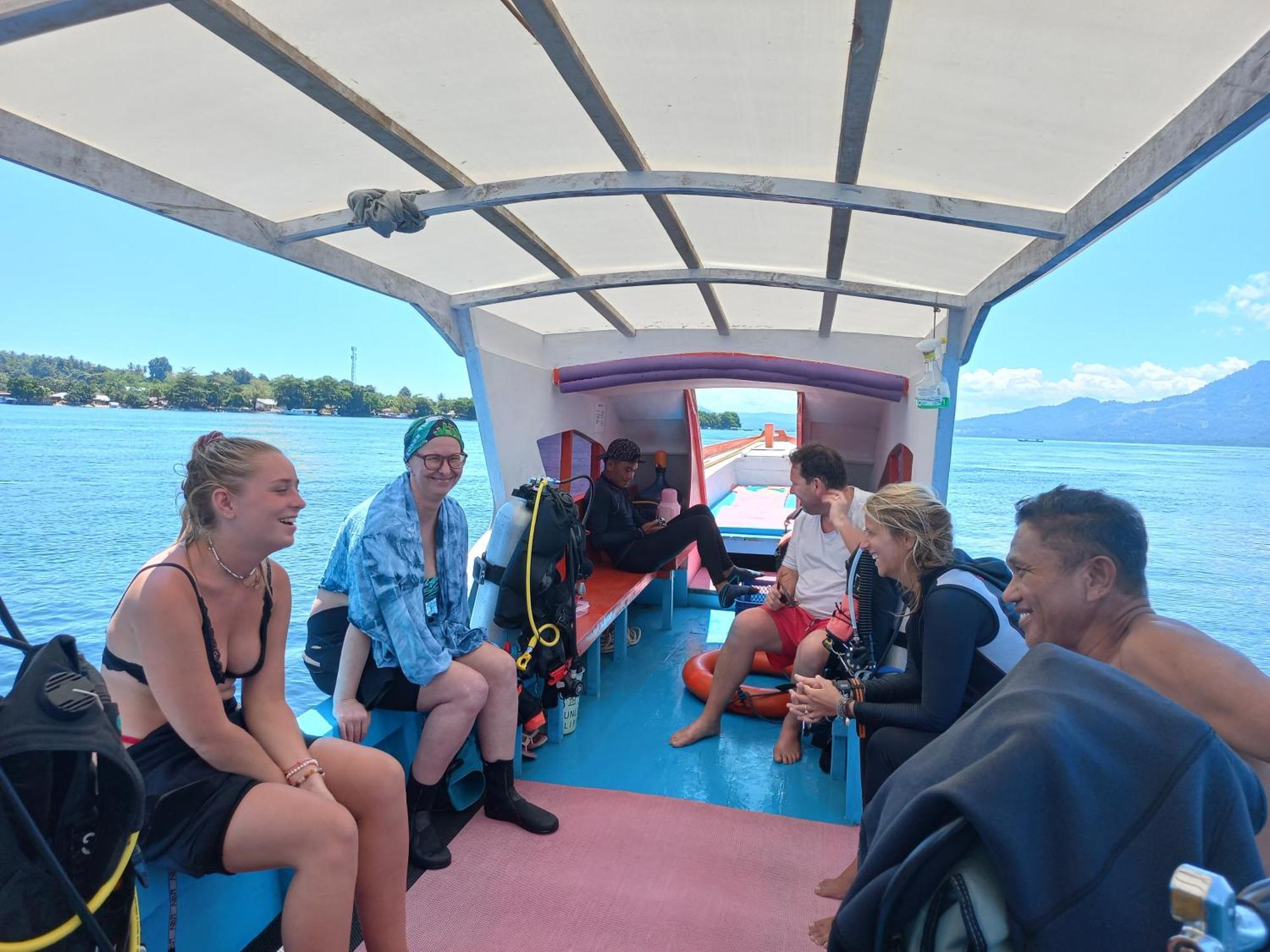 4 Sisters Divers Bunaken Eksteriør bilde