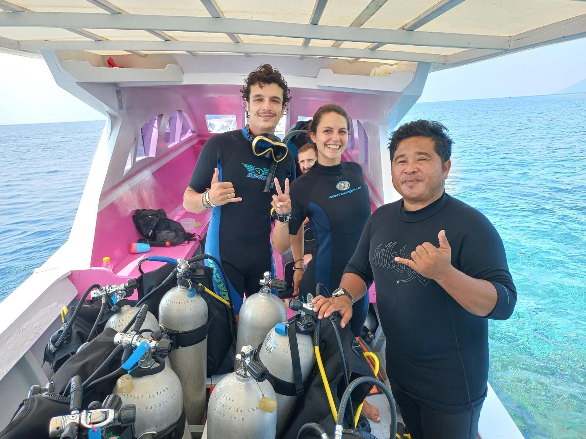 4 Sisters Divers Bunaken Eksteriør bilde