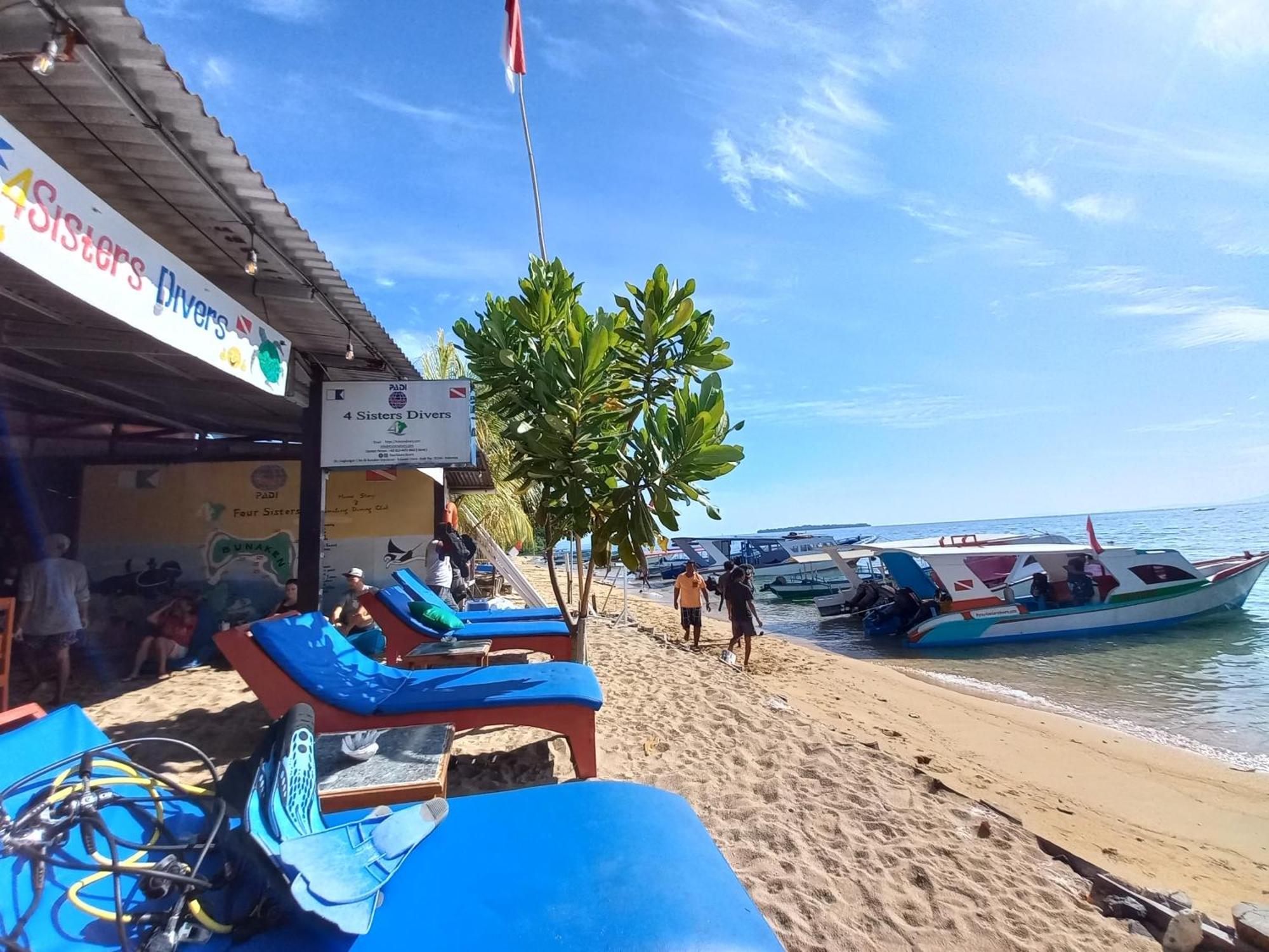 4 Sisters Divers Bunaken Rom bilde