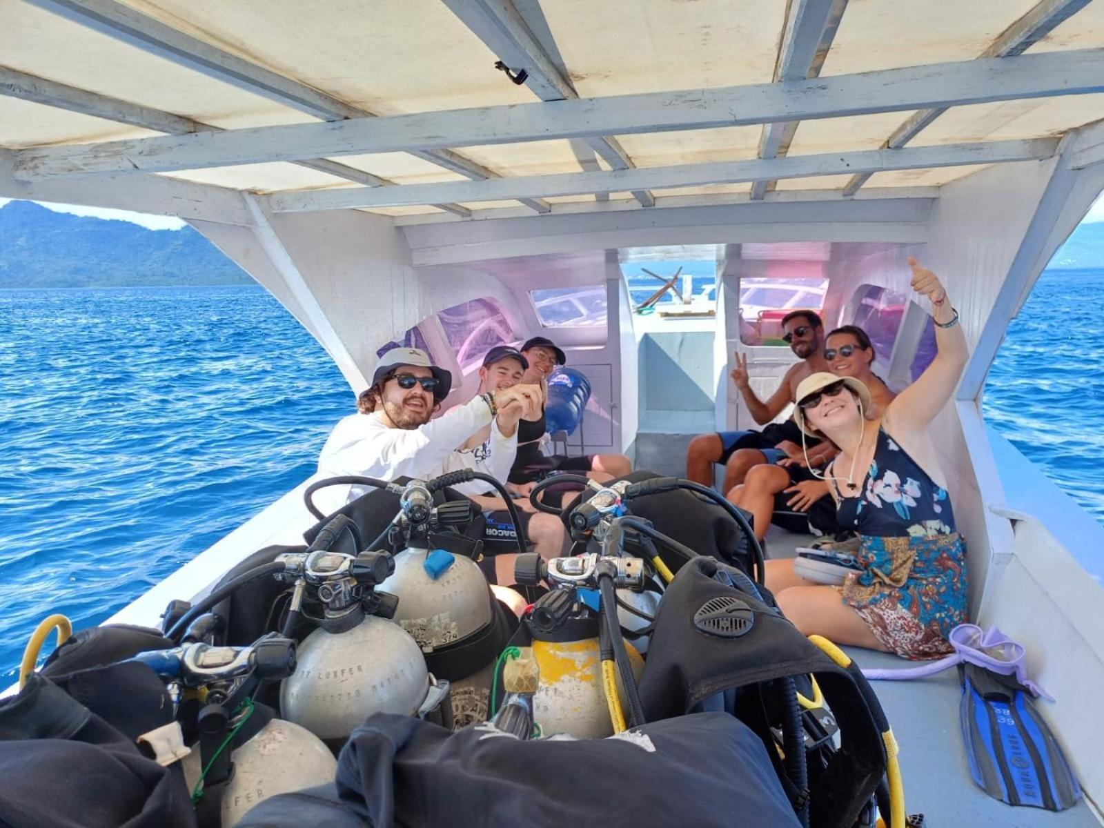 4 Sisters Divers Bunaken Eksteriør bilde