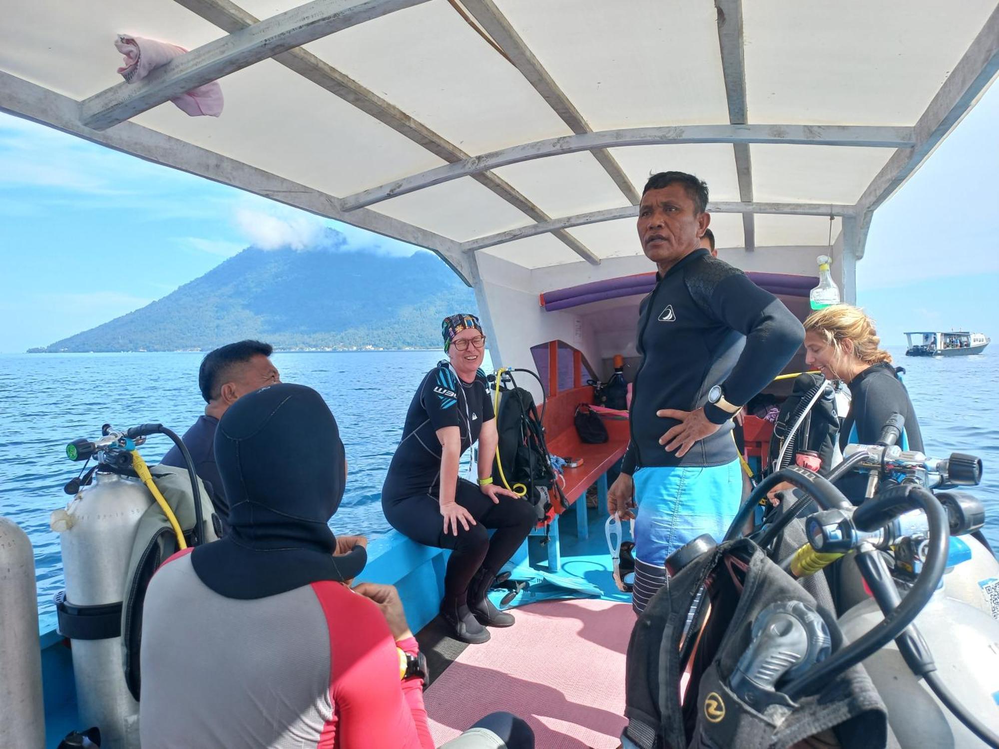 4 Sisters Divers Bunaken Eksteriør bilde