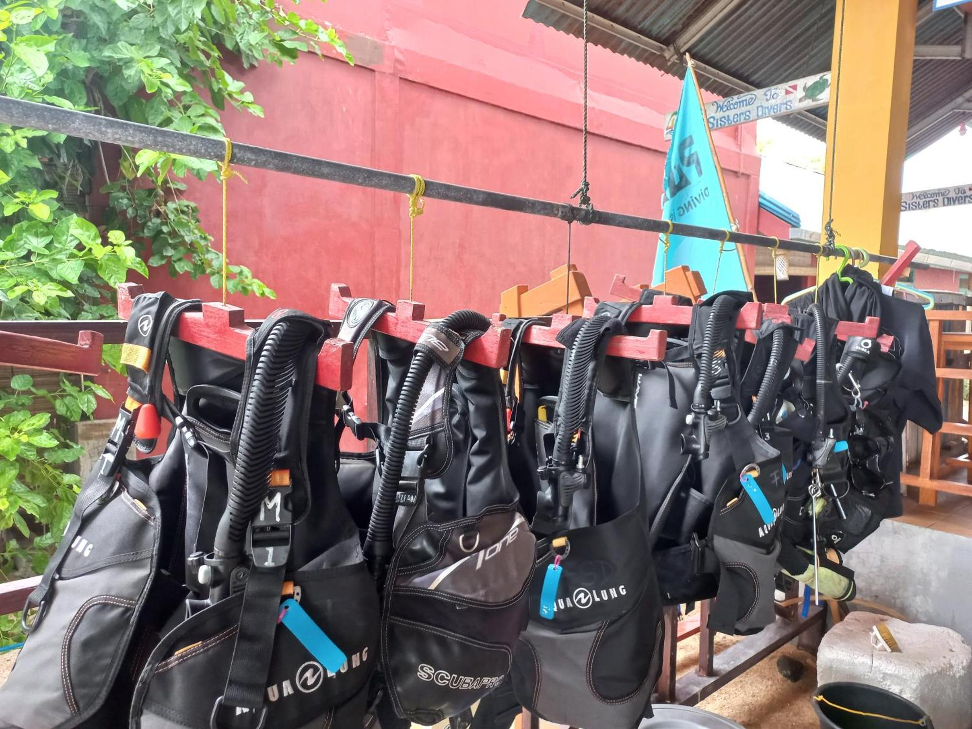 4 Sisters Divers Bunaken Eksteriør bilde