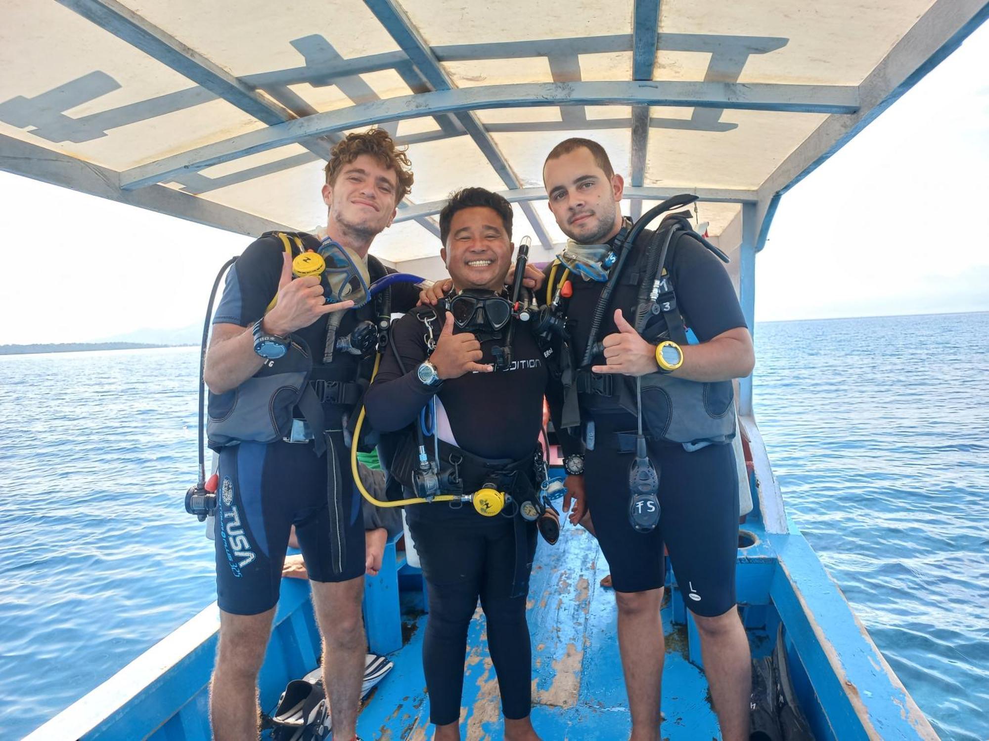 4 Sisters Divers Bunaken Eksteriør bilde