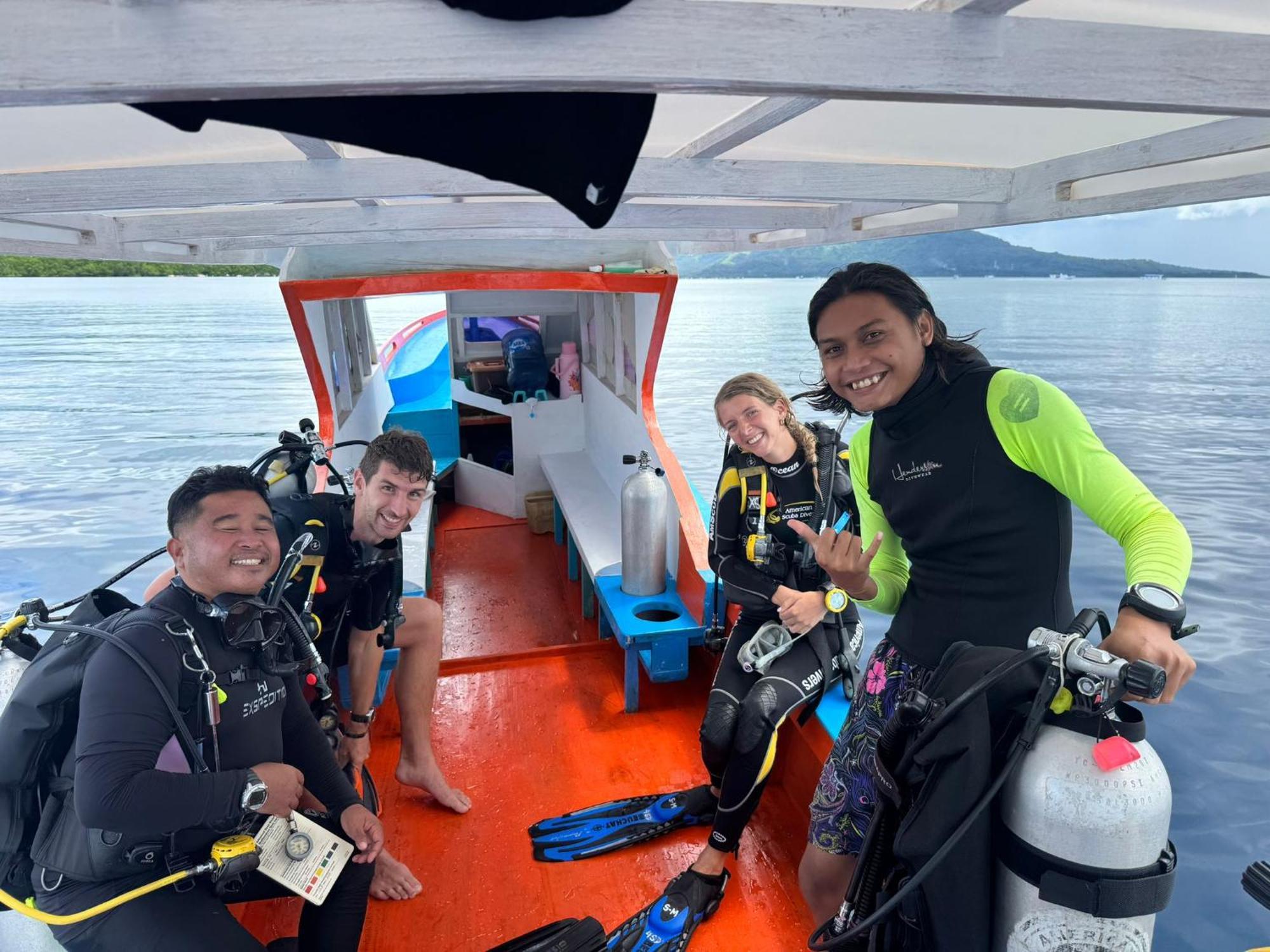 4 Sisters Divers Bunaken Eksteriør bilde