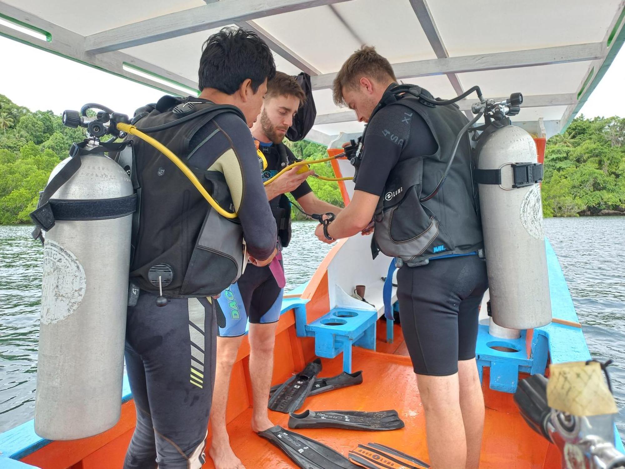 4 Sisters Divers Bunaken Eksteriør bilde